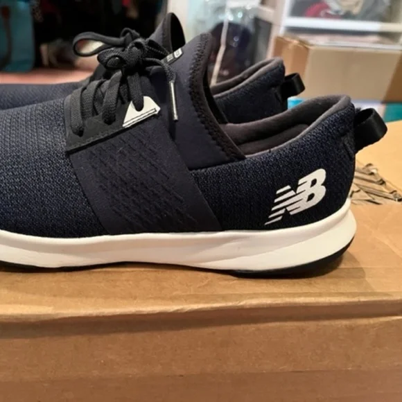New Balance DynaSoft Nergize Shoes - Picture 3 of 9
